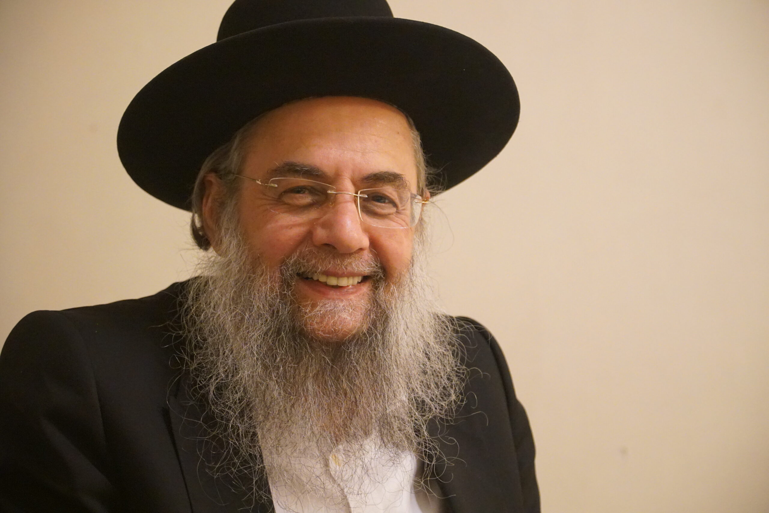 Achvat Torah community gathering